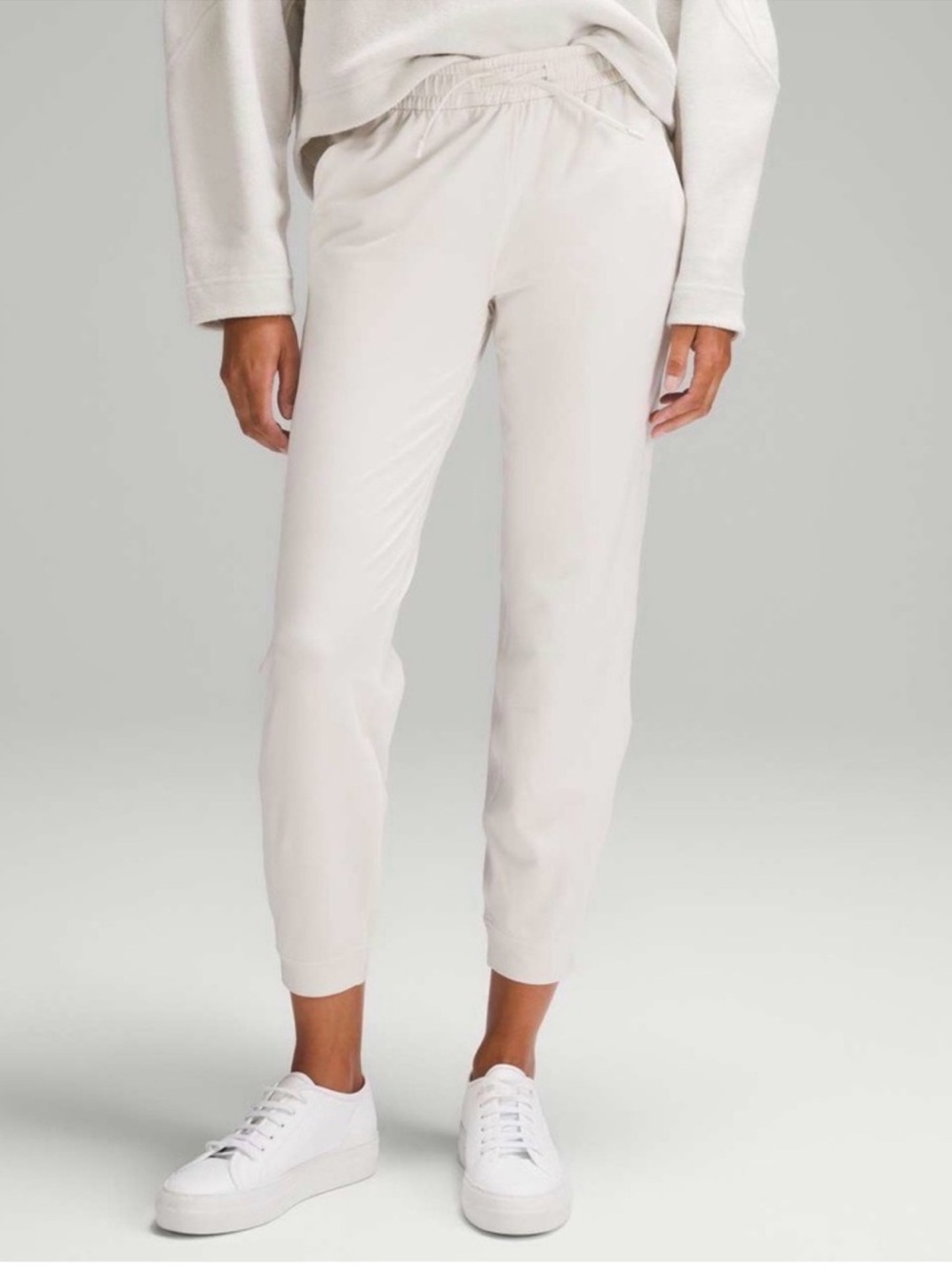 Like New Lululemon Soft Jersey Classic-Fit Mid-Rise Jogger Heathered Bone Size 6